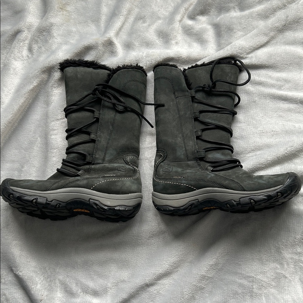 Keen Women's Black Winter Boots
